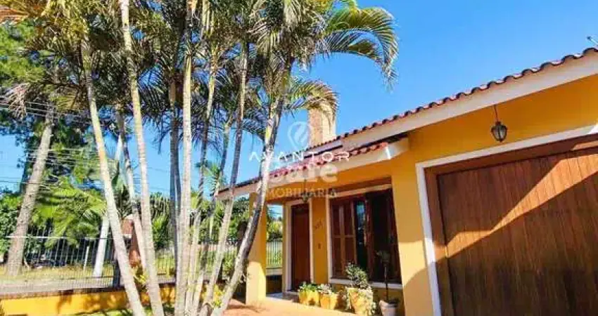 Casa, 3 Dormitórios, 1 Suíte, 3 Banheiros, 3 Vagas, Piscina, Lareira, Espaço Gou