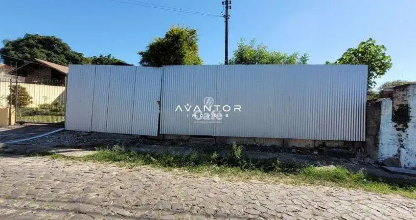 Terreno medindo 11x67m com projeto residencial aprovado na prefeitura.