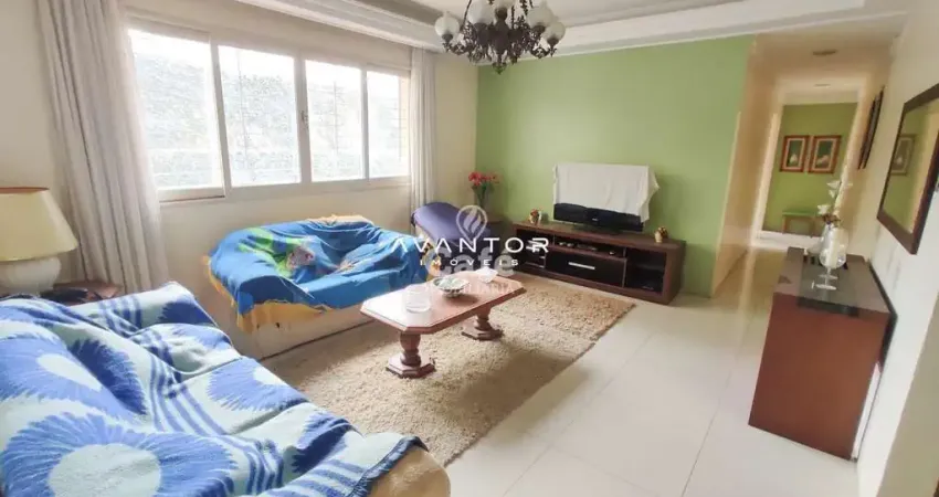 Amplo apartamento térreo com 3 dormitórios, mobiliado no centro de Santa Maria/R