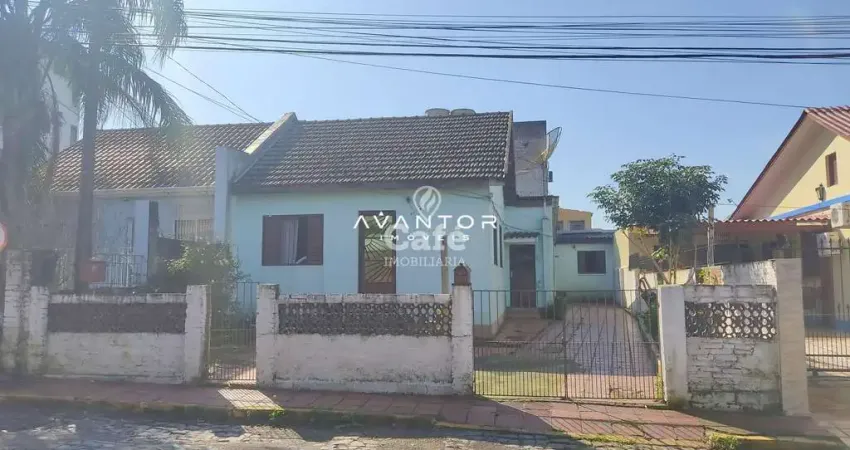 Casa situada em localização privilegiada próxima de tudo.
