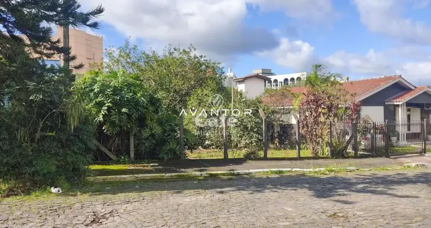 Terreno plano pronto para construir e tendo possibilidade de chegar a 24m de fre