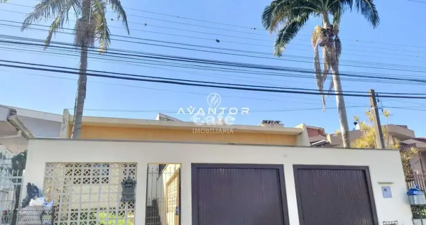 Casa, 3 Dormitórios, 1 Suíte, 2 Banheiros, 3 Vagas, Churrasqueira, Piscina, Lour