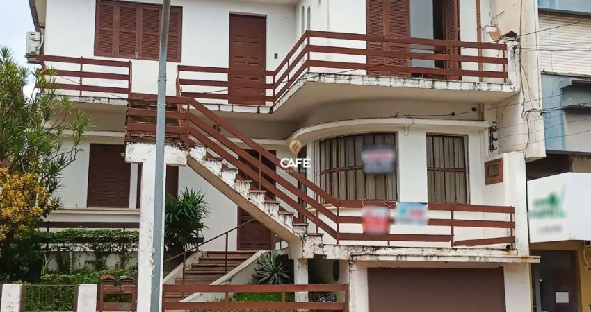 Apartamento Amplo no Centro Térreo De 3 Dormitórios, (2) Salas, Lareira, (2) Ban