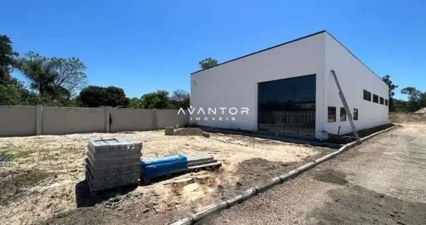 Pavilhão Amplo De 450 m² com 2 Banheiros e Estacionamento na BR 392 Para Alugar.