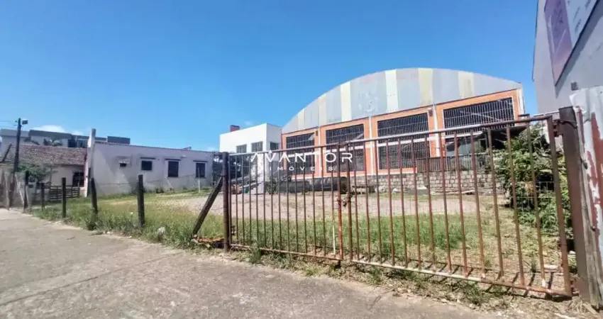 Pavilhão Amplo De 1500 m², Possui Escritório, 10 Banheiros, Cozinha, Mezanino, C