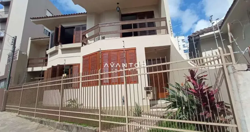 Casa Duplex De 4 Dormitórios, Suite, 3 Salas, Lareira, Banheiro Social, Banheiro