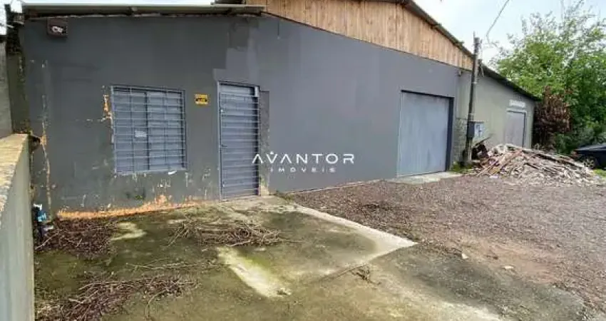 Pavilhão Em Camobi De 305 m², com Banheiro e Estacionamento.