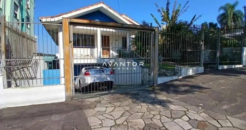 Casa Duplex De 6 Dormitórios, Suíte, Sala De Estar, 3 Banheiros, Cozinha, Lareir