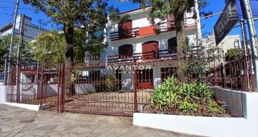 Casa Triplex De 4 Dormitórios, Sala De Estar, Sala De Jantar, 4 Banheiros, Close