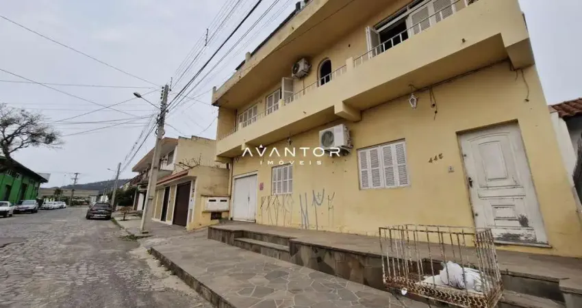 Apartamento Amplo no Bairro Uglione com 3 Dormitórios, Vaga e Sacada