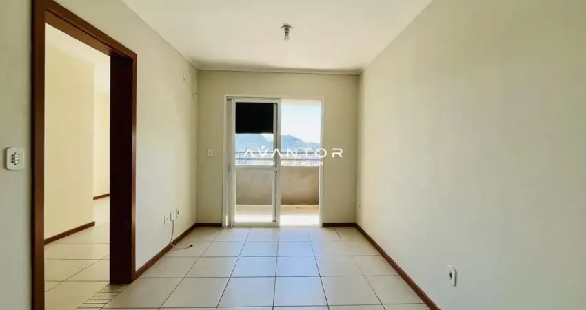 Apartamento 1 Dormitório, sacada e Box Garagem no centro da cidade.