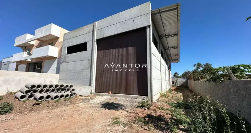 Pavilhão novo, com 244m² privativos, com vaga e possibilidade de mezanino.