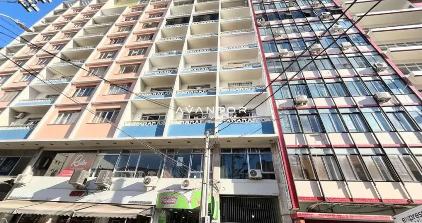Apartamento de 4 dormitórios,1 suíte, portaria e elevador no centro de santa mar