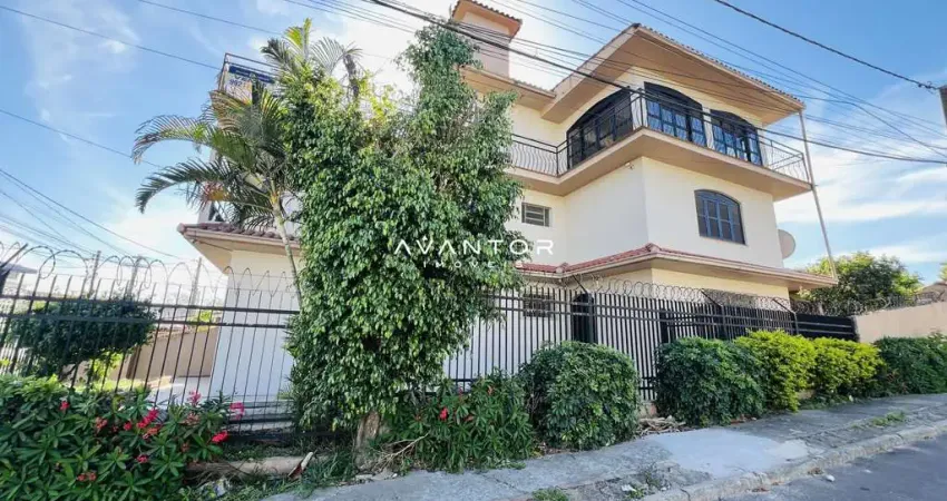 Casa com 3 quartos à venda na Rua das Bergamoteiras, 46, Juscelino Kubitschek, Santa Maria