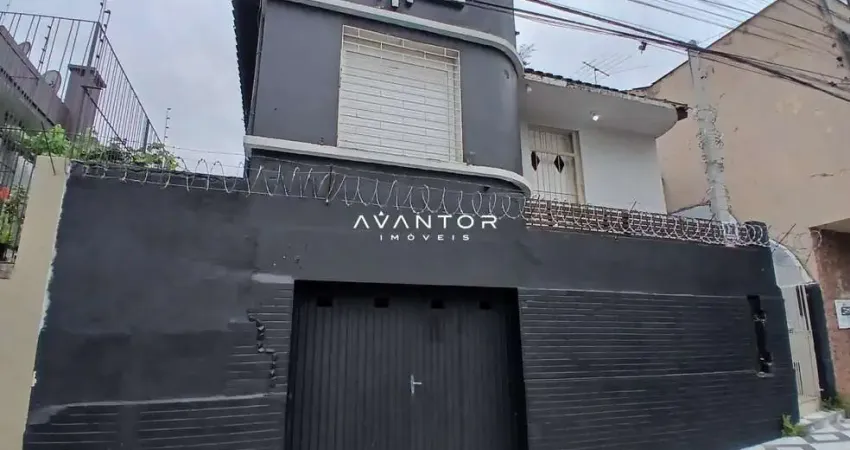 Casa semi mobiliada no centro de 3 dormitórios, sala de estar, 3 banheiros, cozi