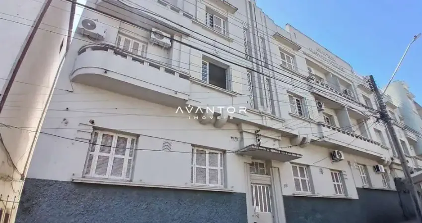 Apartamento térreo no centro de 2 dormitórios, sala de estar, banheiro social, b