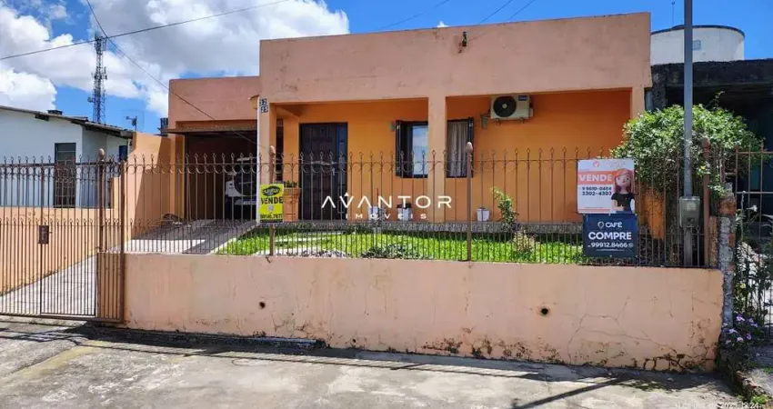 Casa de 3 dormitórios, pátio e garagem no bairro tancredo neves em santa maria
