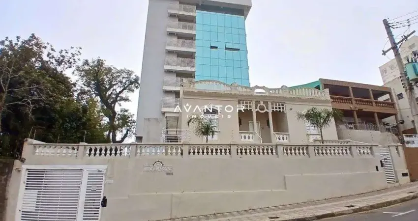 Apartamento mobiliado no centro de 2 dormitórios, suíte, banheiro social, cozinh