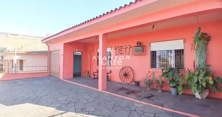 Casa ampla,  bem localizada com 3 dormitórios, 2 garagens no bairro uglione em s