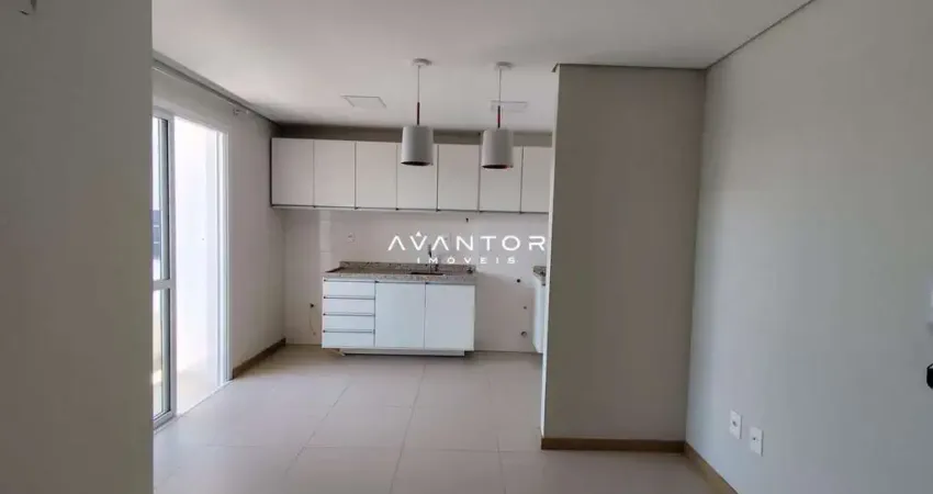 Apartamento de 1 dormitório, com sacada com churrasqueira e garagem!