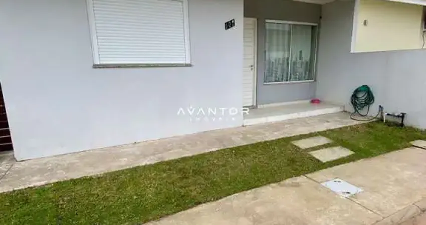 Casa com 2 dormitórios e garagem no bairro diácono joão luiz pozzobon em santa m