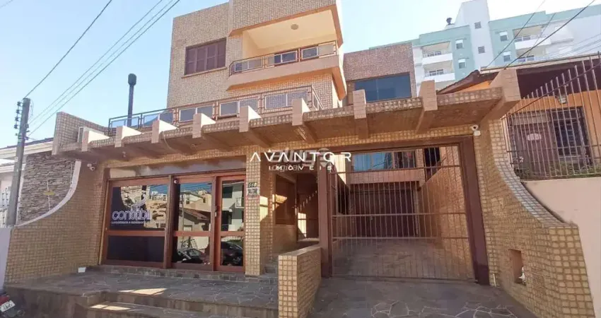 Apartamento amplo de 2 dormitórios, suíte, sala de estar, banheiro social, cozin