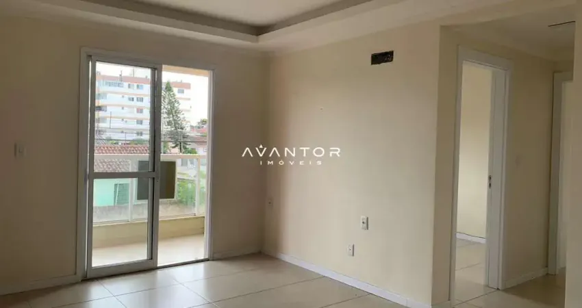 Apartamento de 2 dormitórios, sacada com churrasqueira e garagem no bairro Camob