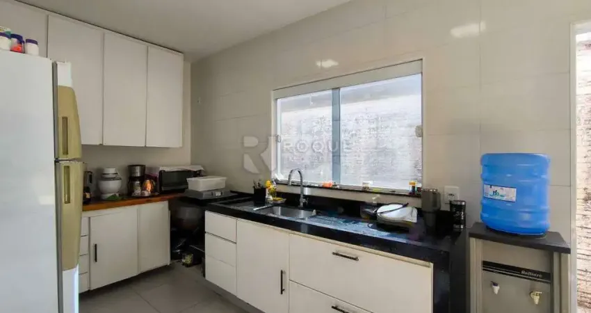 Casa Residencial à venda no bairro Jardim Rosa Marrafon Lucas