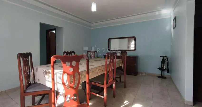Casa Residencial à venda no Jardim Roseira, em Limeira - SP.