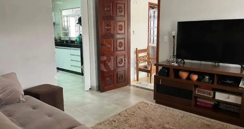 Casa residencial à venda 2 dormitórios com área gourmet no Jardim Palmeiras em Limeira/SP.