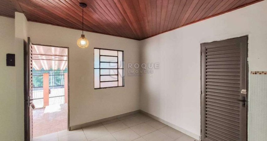 Casa Residencial à venda no bairro Conjunto Habitacional Santa Luzia
