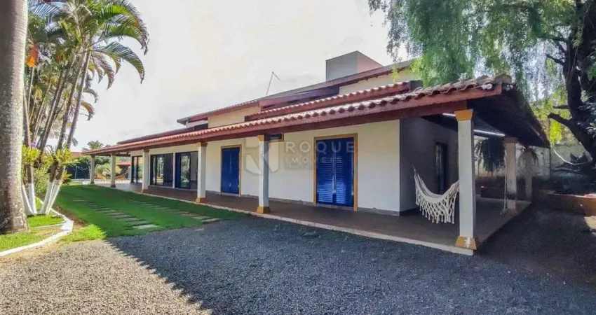 Linda chácara estilo Colonial em condomínio a venda, com 04 quartos, em Limeira - Porteira Fechada