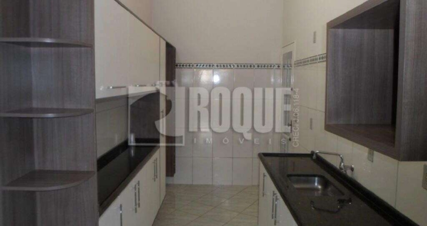 Casa à Venda – 2 Dormitórios | 2 Vagas | Portão Eletrônico | Ótima Localização