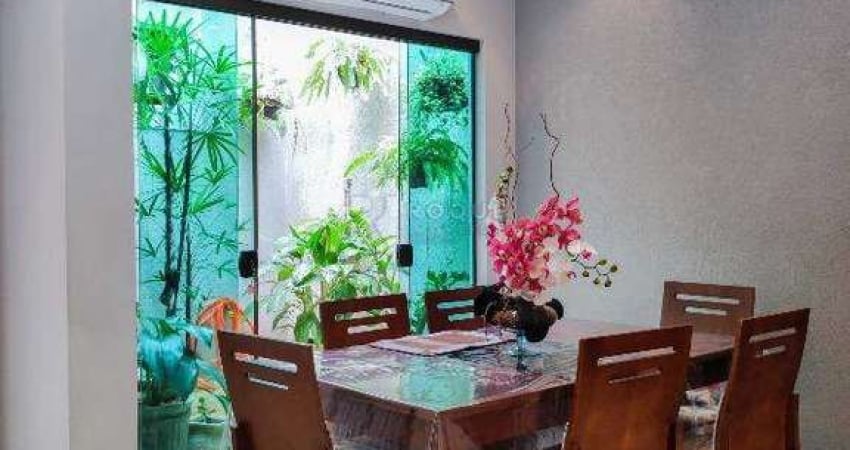 Casa Residencial à venda no bairro Jardim Santa Adélia