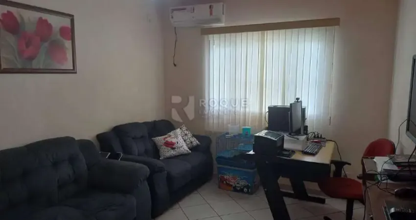Casa à Venda com 3 Dormitórios – 1 Suíte | Churrasqueira e Garagem