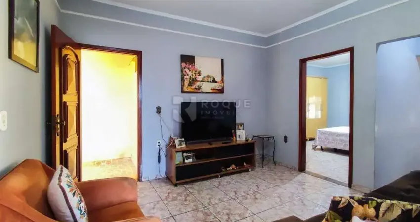 Casa à Venda – 4 Dormitórios | 2 Suítes | Quintal Amplo | 3 Vagas