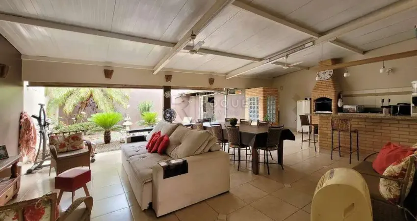 Casa ampla e bem conservada – acabamento de qualidade e ótima estrutura!