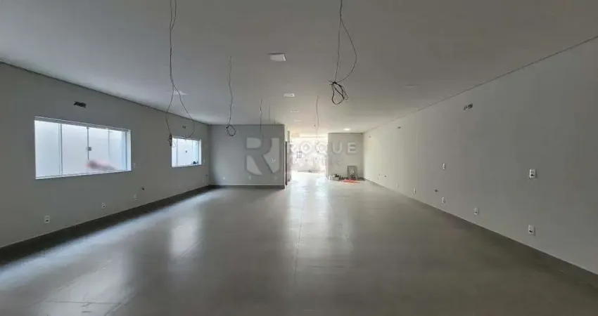 Casa Comercial à venda no bairro Vila Claudia