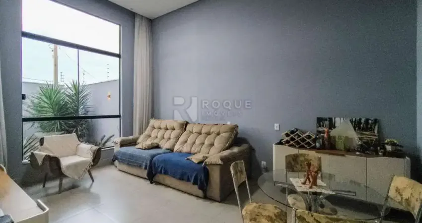 Casa Nova com 3 Dormitórios | Suíte, Quintal Amplo e Placa Solar