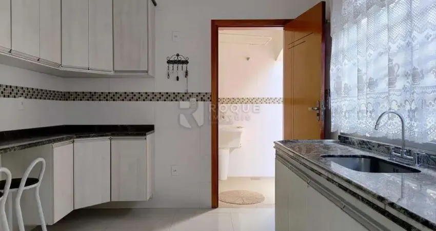Casa Residencial à Venda – 3 Dormitórios (1 Suíte), Área de Lazer e 2 Vagas