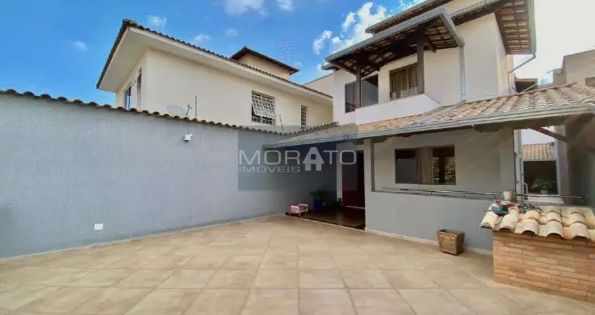 Casa 4 Quartos, 3 Vagas no Bairro Jardim Riacho das Pedras