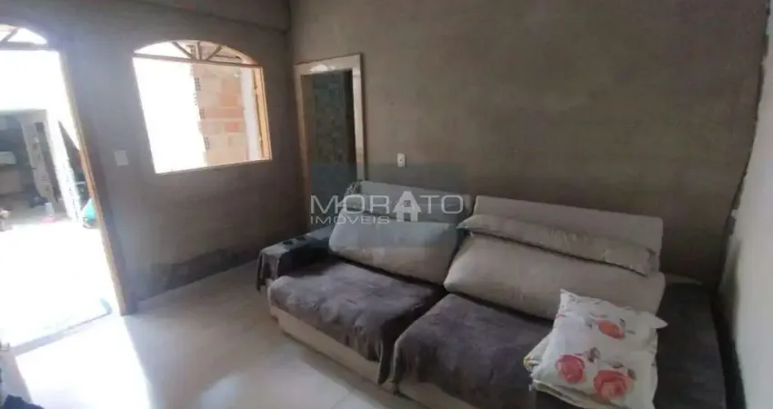 Casa 2 Quartos, 2 Banheiros, 2 Vagas de Garagem, no Bairro Pedra Azul