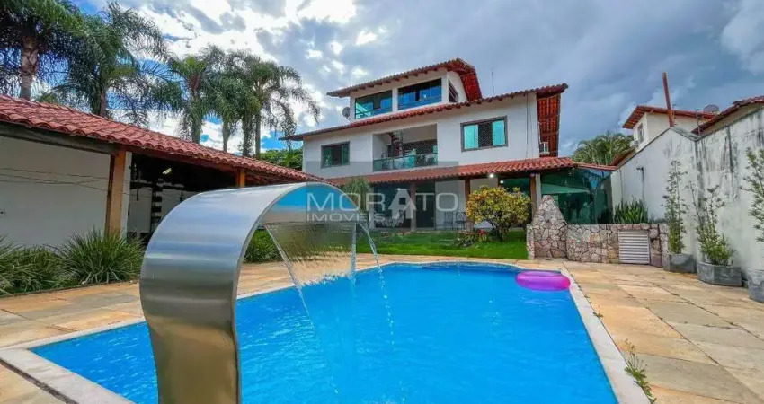 Casa 3 Quartos, 8 Vagas no Bairro Bandeirantes, Belo Horizonte.