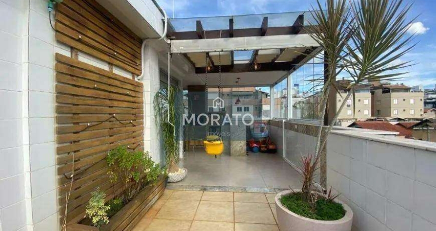 Cobertura com 2 quartos sendo 1 suíte com 2 vagas no bairro Castelo.