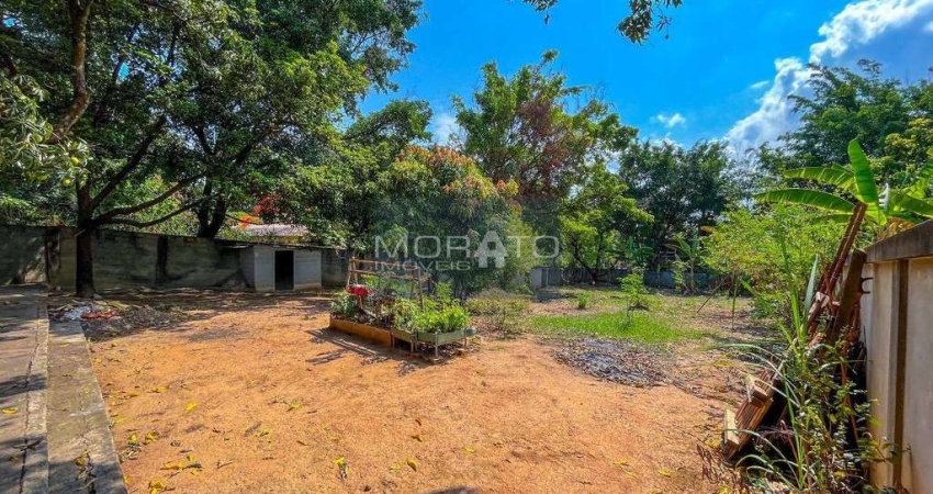 Lote com 1.002,87m², no bairro Trevo