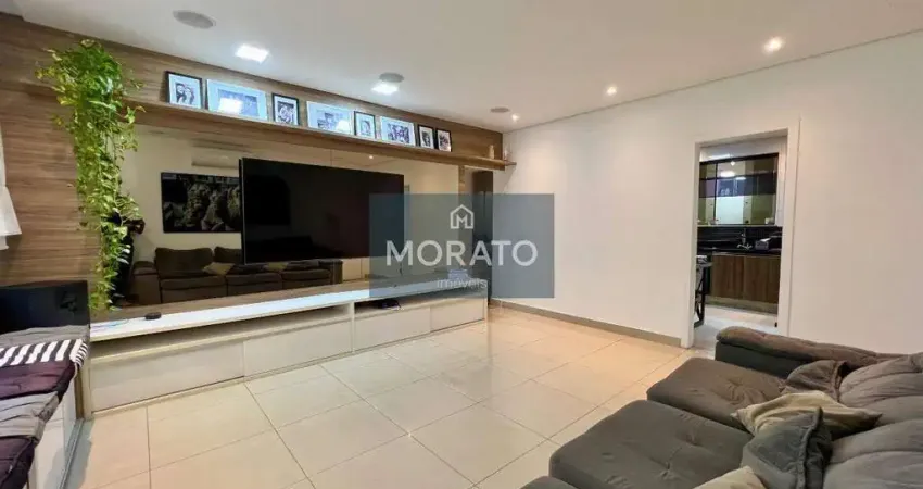 Área Privativa 3 Quartos, Suíte, Três vagas de Garagem, no Bairro Castelo