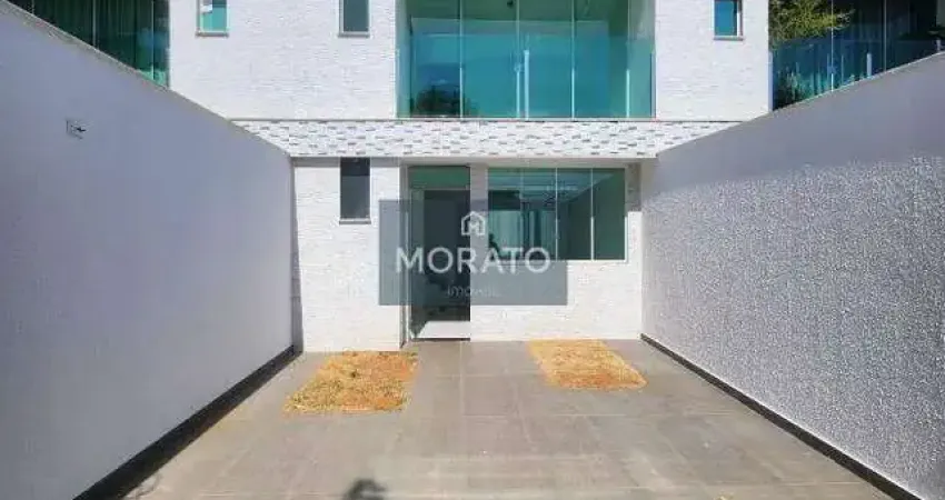 Casa triplex com 3 quartos, suíte e 2 vagas no bairro Santa Amélia