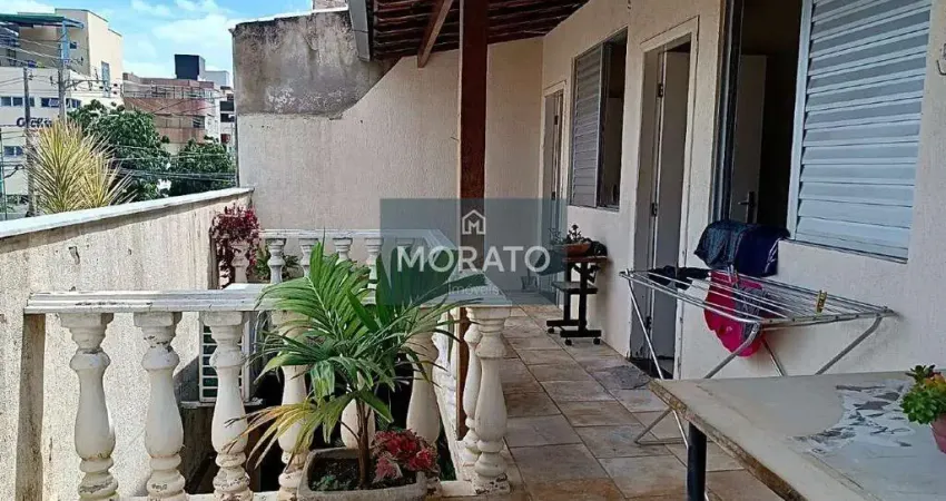 Casa com 3 quartos à venda na Rua Castelo Évora, --, Castelo, Belo Horizonte