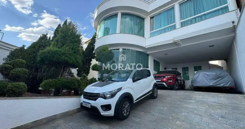 Casa com 4 quartos sendo 3 suítes com 4 vagas de garagem no bairro europa.