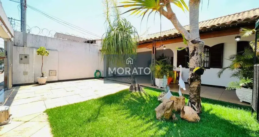 Casa com 3 quartos sendo 2 suítes com 4 vagas de garagem no bairro santa amélia.